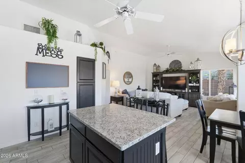 Kitchen - 945 S Sailfish Dr, Gilbert, AZ 85233 photo 4 of 6