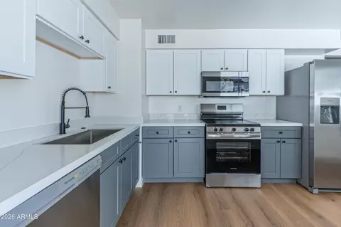 Kitchen - 3020 E Yale St, Phoenix, AZ 85008 photo 3 of 4