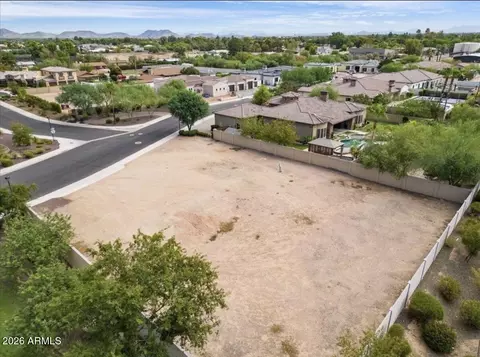 7465 W Calavar Rd #1, Peoria, AZ 85381