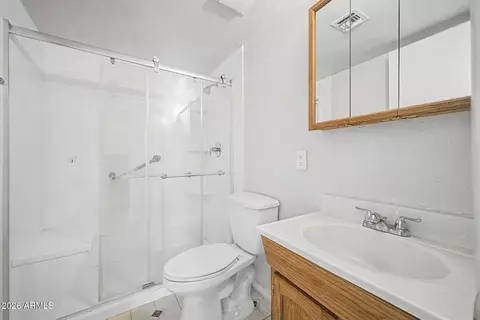 Bath - 4505 N 26th Dr, Phoenix, AZ 85017 photo 2 of 3