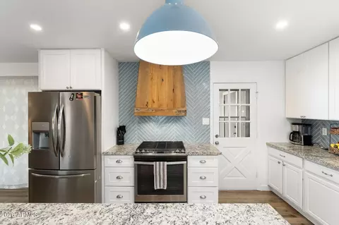 Kitchen - 133 E Pierce St, Tempe, AZ 85288 photo 3 of 7