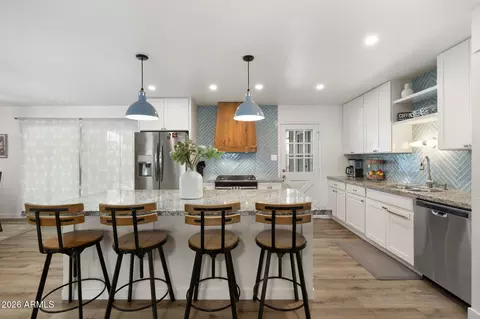 Kitchen - 133 E Pierce St, Tempe, AZ 85288 photo 5 of 7