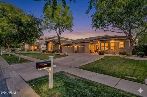 Exterior - 2927 E Washington Ave, Gilbert, AZ 85234 photo 5 of 14