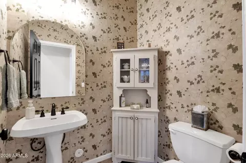 Bath - 2927 E Washington Ave, Gilbert, AZ 85234 photo 2 of 5