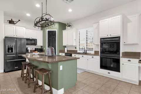 Kitchen - 2927 E Washington Ave, Gilbert, AZ 85234 photo 2 of 6