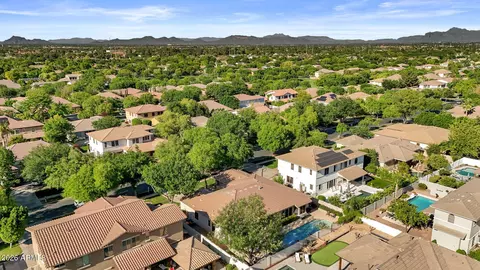 View/Area - 2927 E Washington Ave, Gilbert, AZ 85234 photo 2 of 16