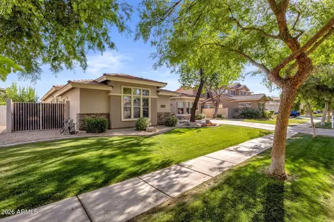 Exterior - 2927 E Washington Ave, Gilbert, AZ 85234 photo 3 of 14