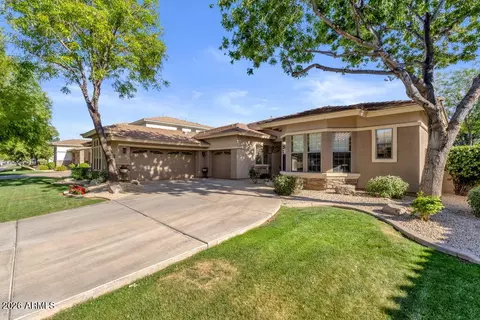 Exterior - 2927 E Washington Ave, Gilbert, AZ 85234 photo 2 of 14