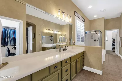 Bath - 2927 E Washington Ave, Gilbert, AZ 85234 photo 3 of 5
