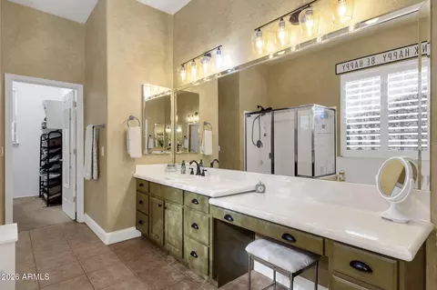 Bath - 2927 E Washington Ave, Gilbert, AZ 85234 photo 4 of 5