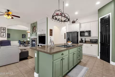 Kitchen - 2927 E Washington Ave, Gilbert, AZ 85234 photo 3 of 6
