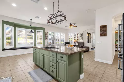 Kitchen - 2927 E Washington Ave, Gilbert, AZ 85234 photo 5 of 6