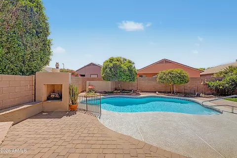 Exterior - 885 E Kyle Ct, Gilbert, AZ 85296 photo 4 of 8