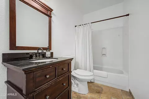 Bath - 885 E Kyle Ct, Gilbert, AZ 85296 photo 3 of 3