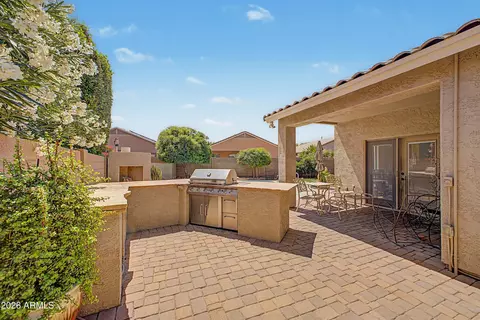Exterior - 885 E Kyle Ct, Gilbert, AZ 85296 photo 3 of 8