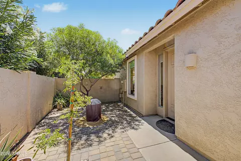 Exterior - 885 E Kyle Ct, Gilbert, AZ 85296 photo 2 of 8