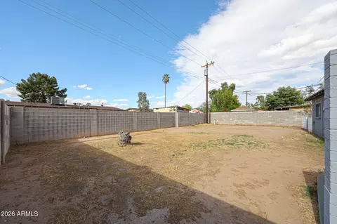 Exterior - 7616 W Mitchell Dr, Phoenix, AZ 85033 photo 12 of 12