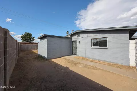 Exterior - 7616 W Mitchell Dr, Phoenix, AZ 85033 photo 11 of 12