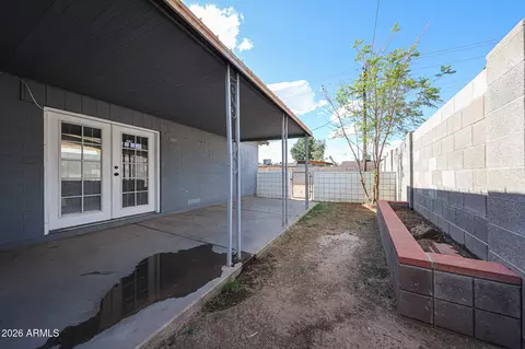 Exterior - 7616 W Mitchell Dr, Phoenix, AZ 85033 photo 2 of 12