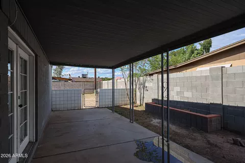 Exterior - 7616 W Mitchell Dr, Phoenix, AZ 85033 photo 8 of 12