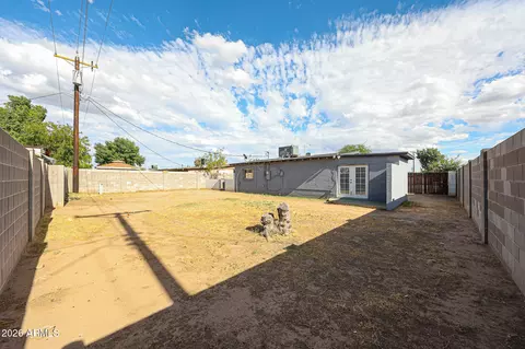 Exterior - 7616 W Mitchell Dr, Phoenix, AZ 85033 photo 4 of 12
