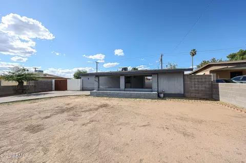 Exterior - 7616 W Mitchell Dr, Phoenix, AZ 85033 photo 7 of 12