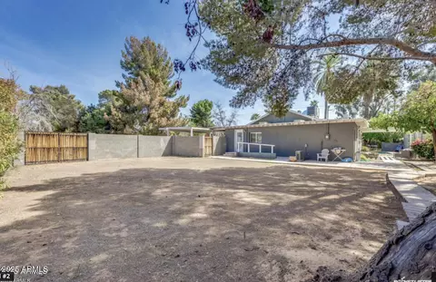 Exterior - 2645 E Glenrosa Ave, Phoenix, AZ 85016 photo 4 of 5