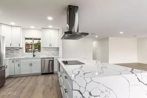 Kitchen - 5518 E Thomas Rd, Phoenix, AZ 85018 photo 3 of 3