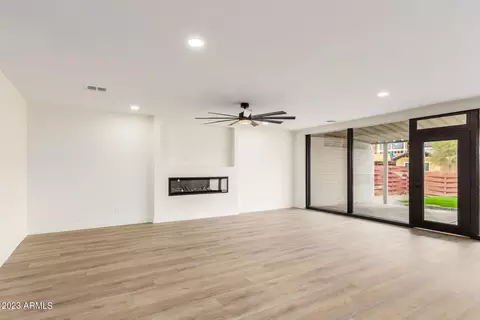 Living - 5518 E Thomas Rd, Phoenix, AZ 85018 photo 2 of 2