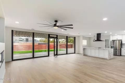 Living - 5518 E Thomas Rd, Phoenix, AZ 85018 photo 1 of 2