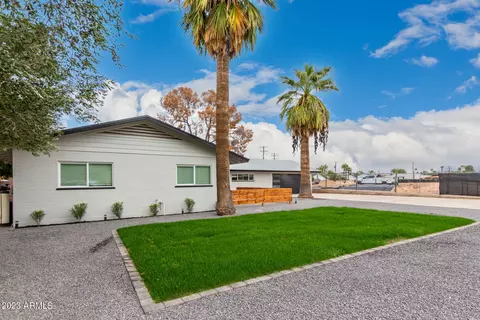 Exterior - 5518 E Thomas Rd, Phoenix, AZ 85018 photo 1 of 2