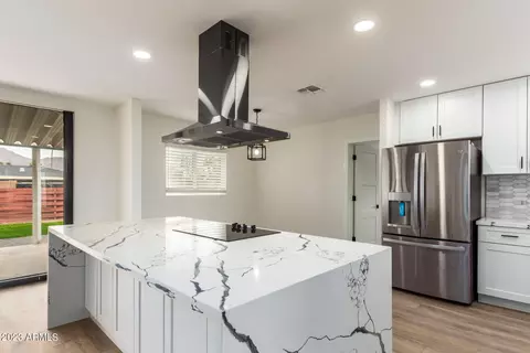 Kitchen - 5518 E Thomas Rd, Phoenix, AZ 85018 photo 1 of 3