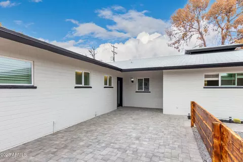 Exterior - 5518 E Thomas Rd, Phoenix, AZ 85018 photo 2 of 2