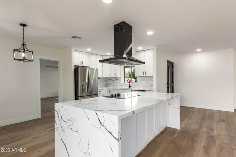 Kitchen - 5518 E Thomas Rd, Phoenix, AZ 85018 photo 2 of 3