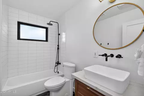 Bath - 4842 E Fairmount Ave, Phoenix, AZ 85018 photo 2 of 5