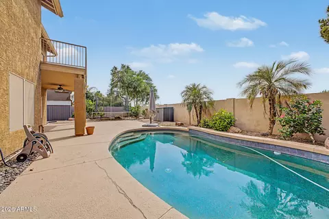 Exterior - 1306 Erie St, Gilbert, AZ 85295 photo 9 of 10