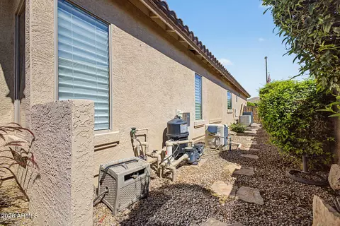Exterior - 3915 E Meadowview Dr, Gilbert, AZ 85298 photo 10 of 12
