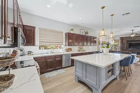 Kitchen - 3915 E Meadowview Dr, Gilbert, AZ 85298 photo 2 of 5