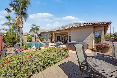 Exterior - 3915 E Meadowview Dr, Gilbert, AZ 85298 photo 6 of 12