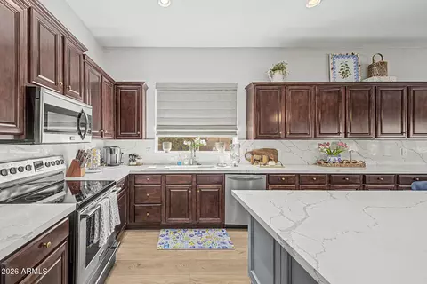 Kitchen - 3915 E Meadowview Dr, Gilbert, AZ 85298 photo 3 of 5