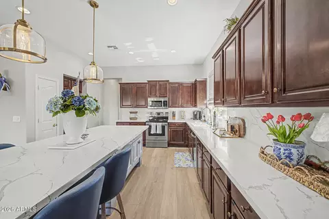 Kitchen - 3915 E Meadowview Dr, Gilbert, AZ 85298 photo 5 of 5
