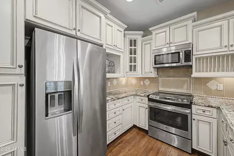 Kitchen - 2450 E Roma Ave, Phoenix, AZ 85016 photo 1 of 3
