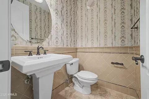 Bath - 2450 E Roma Ave, Phoenix, AZ 85016 photo 1 of 3
