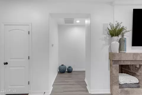 Entry Way - 2546 E Carob Dr, Gilbert, AZ 85298 photo 2 of 7