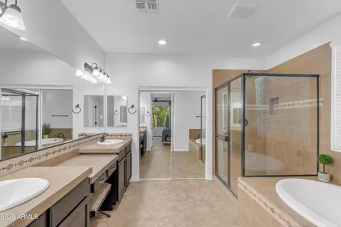 Entry Way - 2546 E Carob Dr, Gilbert, AZ 85298 photo 4 of 7