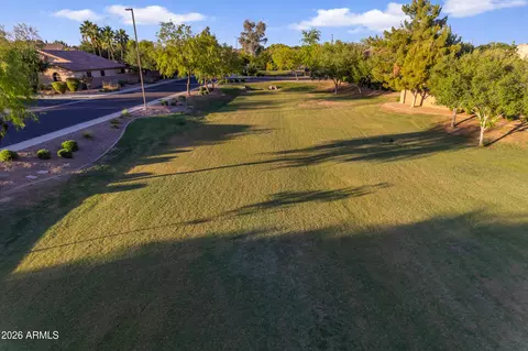 View/Area - 2546 E Carob Dr, Gilbert, AZ 85298 photo 4 of 6