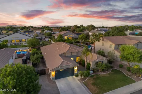 View/Area - 2546 E Carob Dr, Gilbert, AZ 85298 photo 2 of 6