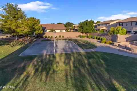 View/Area - 2546 E Carob Dr, Gilbert, AZ 85298 photo 3 of 6