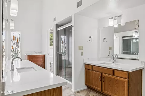 Bath - 12802 S 40th Pl, Phoenix, AZ 85044 photo 2 of 5