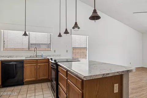 Kitchen - 12802 S 40th Pl, Phoenix, AZ 85044 photo 2 of 2